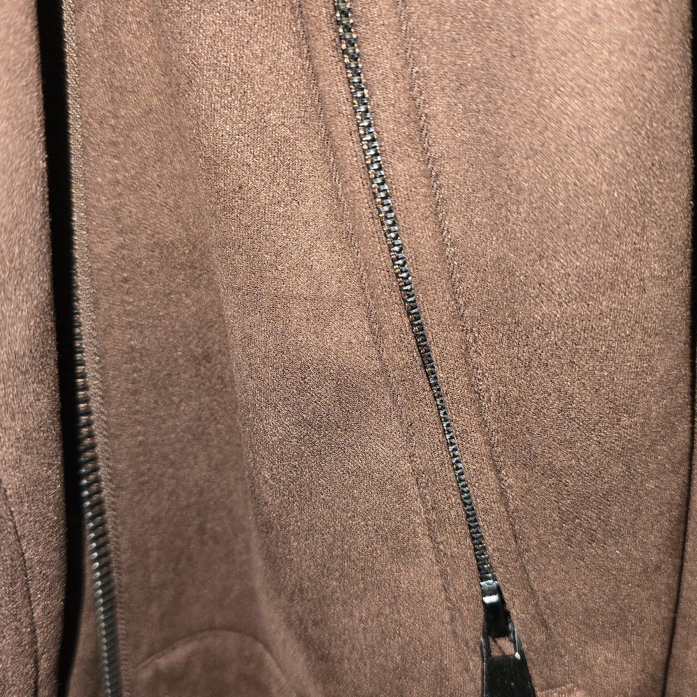 Chic Women's Brown Leather Jacket - Picture 8 of 11